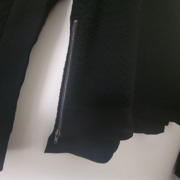 Theory Black Textured V-neck Side Zip Sweater Size Small - Picture 5 of 10
